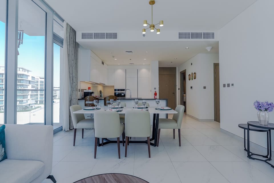 Deluxe Apartment, Balcony, Lagoon View | In-room dining