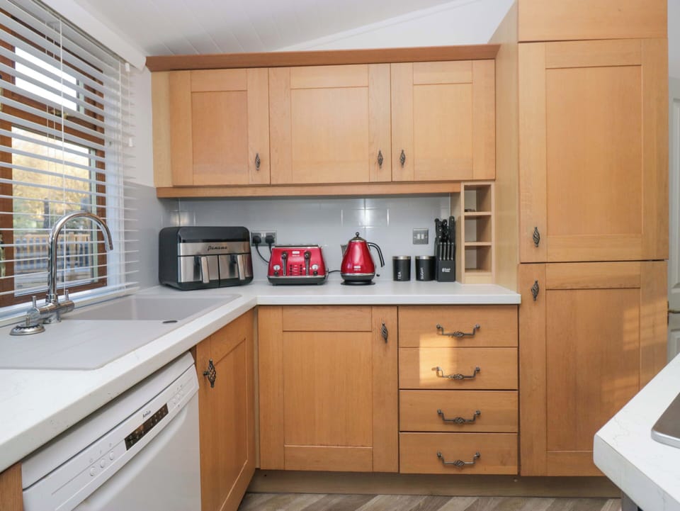 Fridge, microwave, dishwasher, toaster