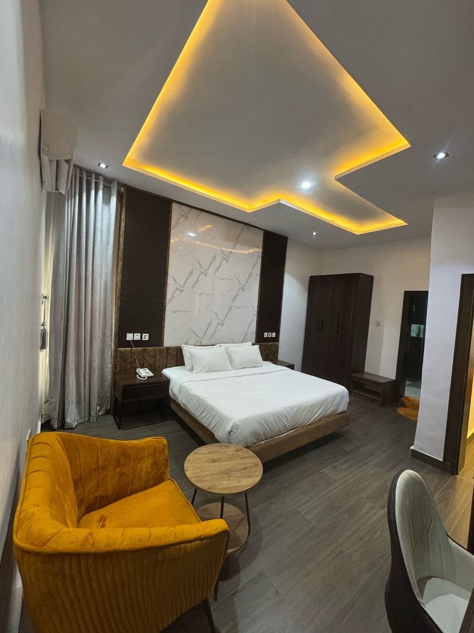 Superior Suite | Desk, laptop workspace, free WiFi