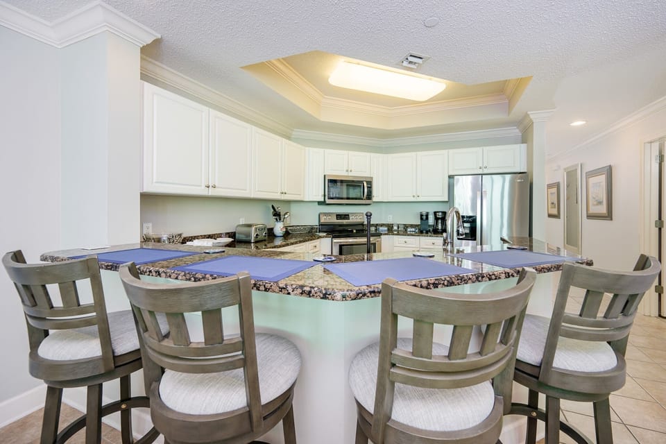 Condo, 3 Bedrooms | Private kitchen | Coffee/tea maker, fridge, oven