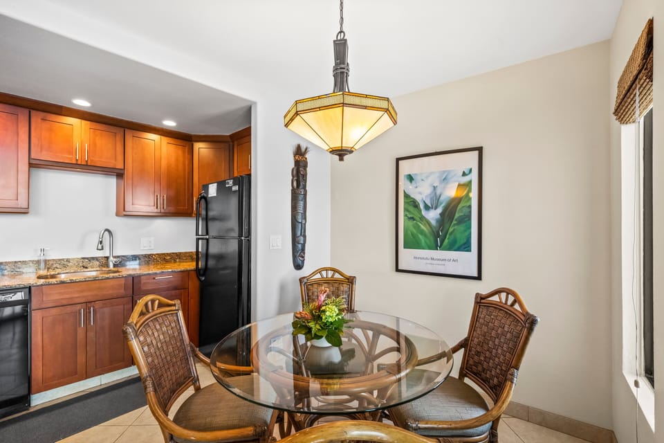 Condo, 1 Bedroom | Private kitchen | Coffee/tea maker, fridge, microwave, oven