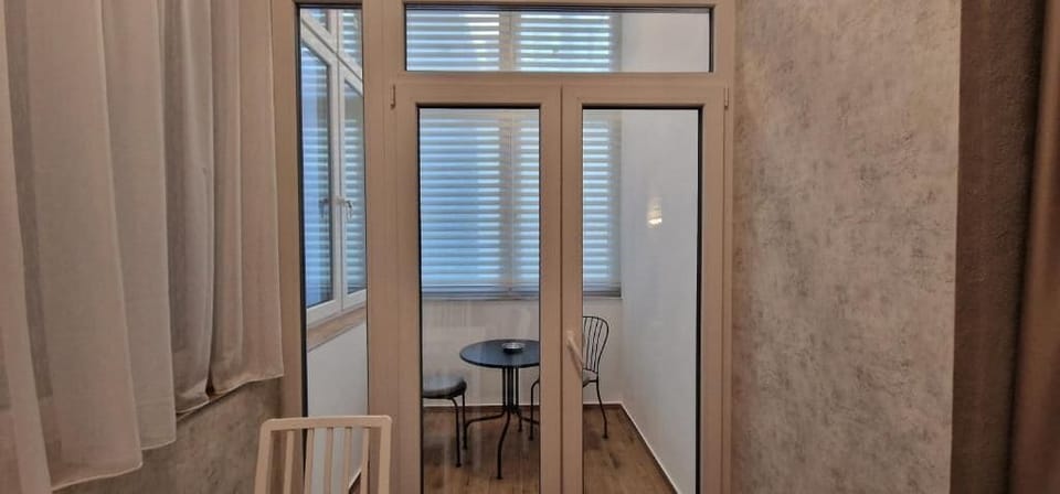 Deluxe Studio Suite, Non Smoking, Private Bathroom | Terrace/patio
