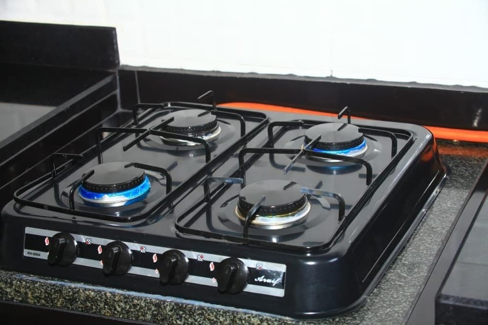 Comfort Apartment, Patio, Garden View | Private kitchen | Full-size fridge, microwave, oven, stovetop