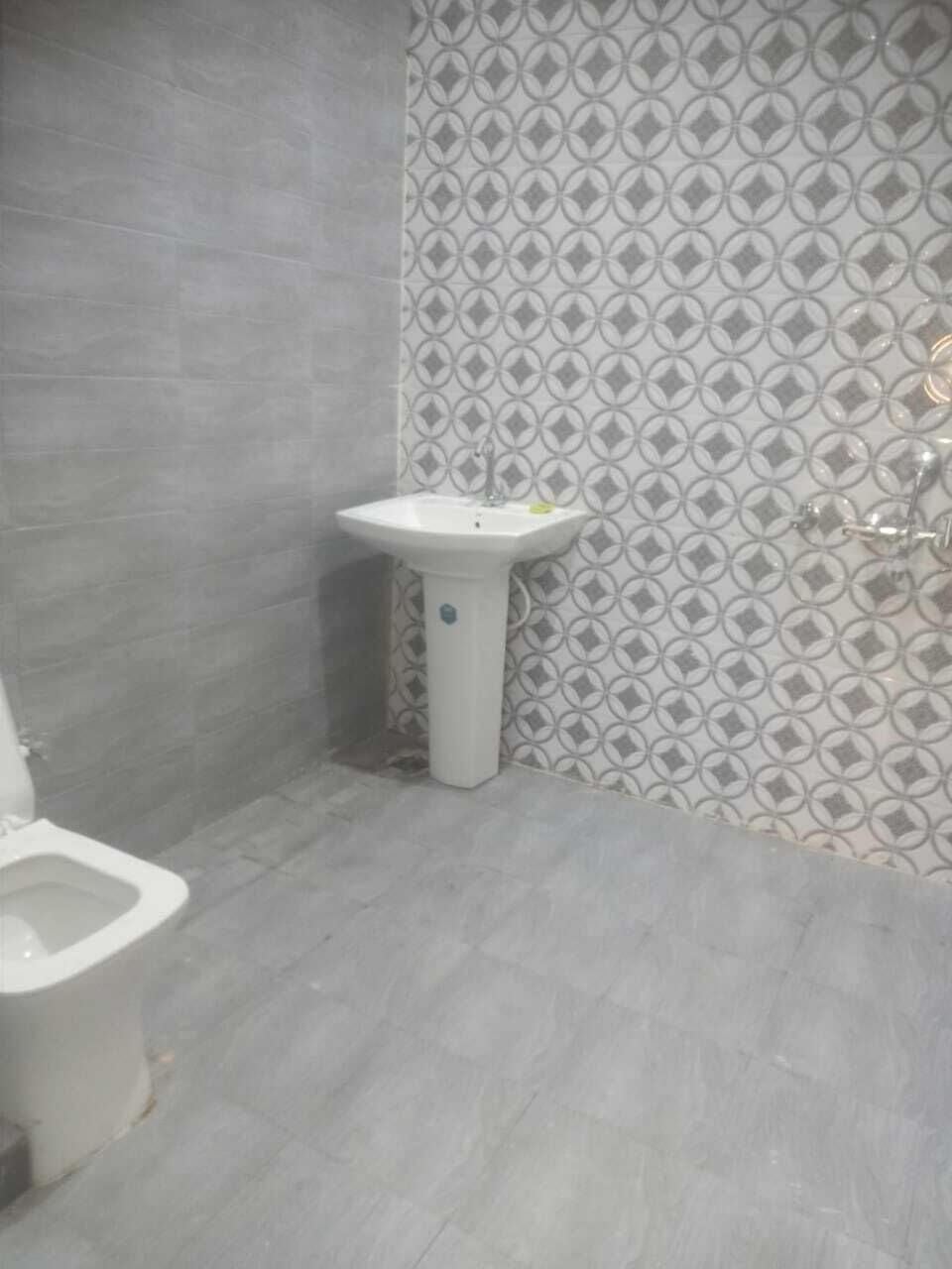 Superior Single Room | Bathroom | Soap, shampoo, toilet paper