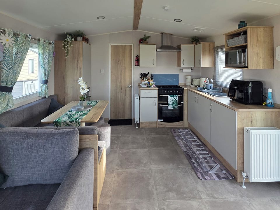 Cottage | Private kitchen | Cookware/dishes/utensils