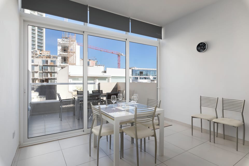 Penthouse, City View | In-room dining