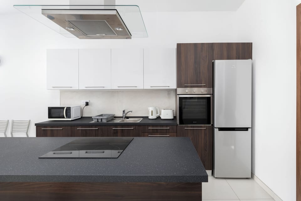 Penthouse, City View | Private kitchen | Electric kettle, toaster