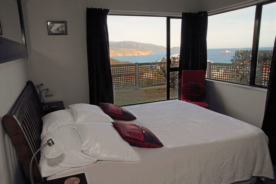 Double Room, Non Smoking, Ocean View | Premium bedding, desk, iron/ironing board, free WiFi