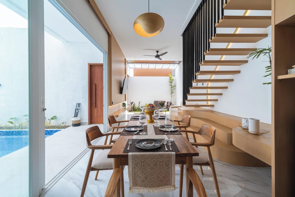 Executive Villa | Dining room