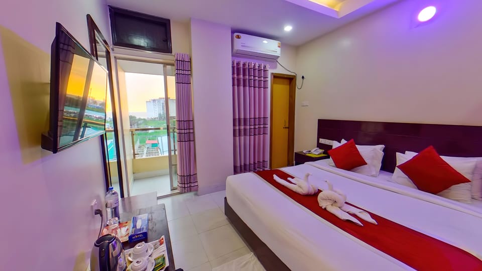 Deluxe Double Room, Balcony, Sea View | Bed sheets