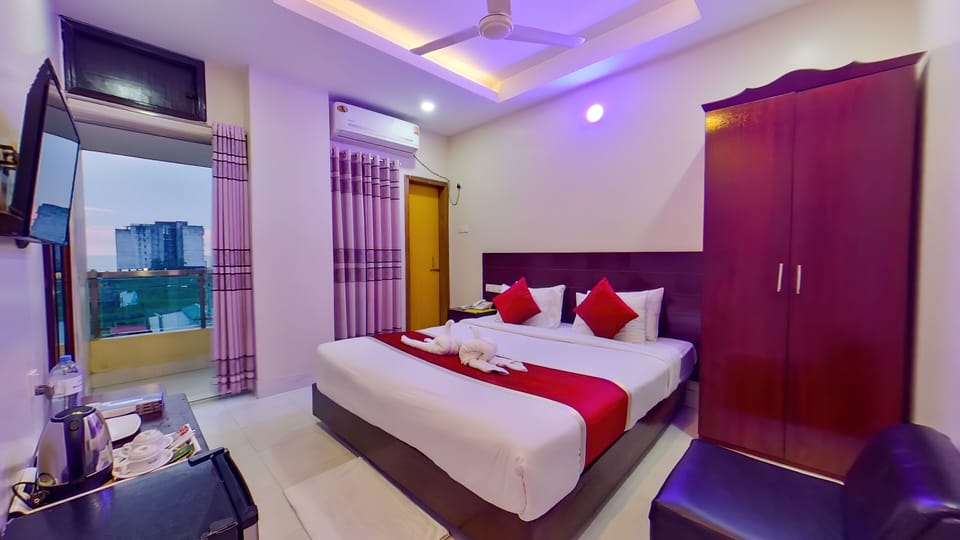 Deluxe Double Room, Balcony, Sea View | Bed sheets