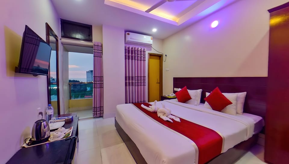 Deluxe Double Room, Balcony, Sea View | Bed sheets