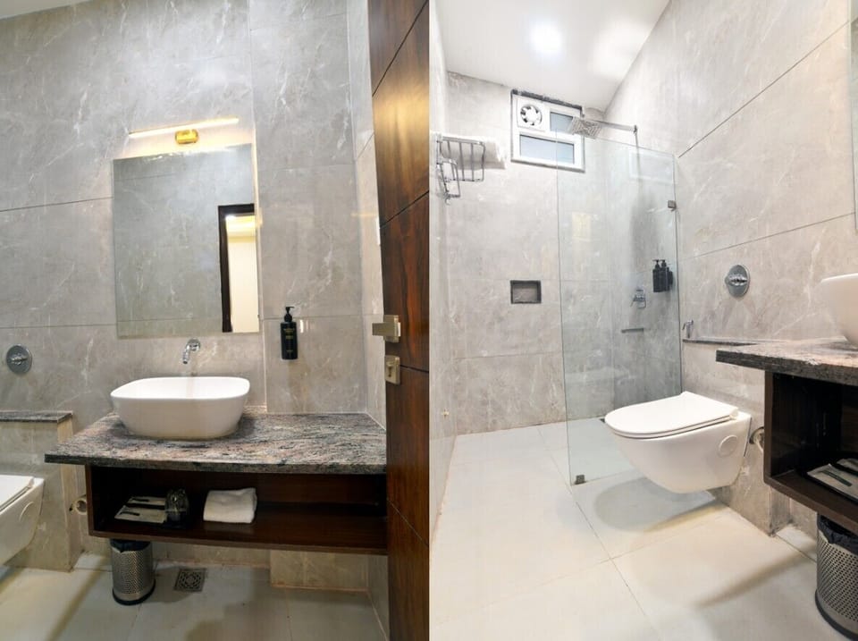 Shower, free toiletries, bidet, towels