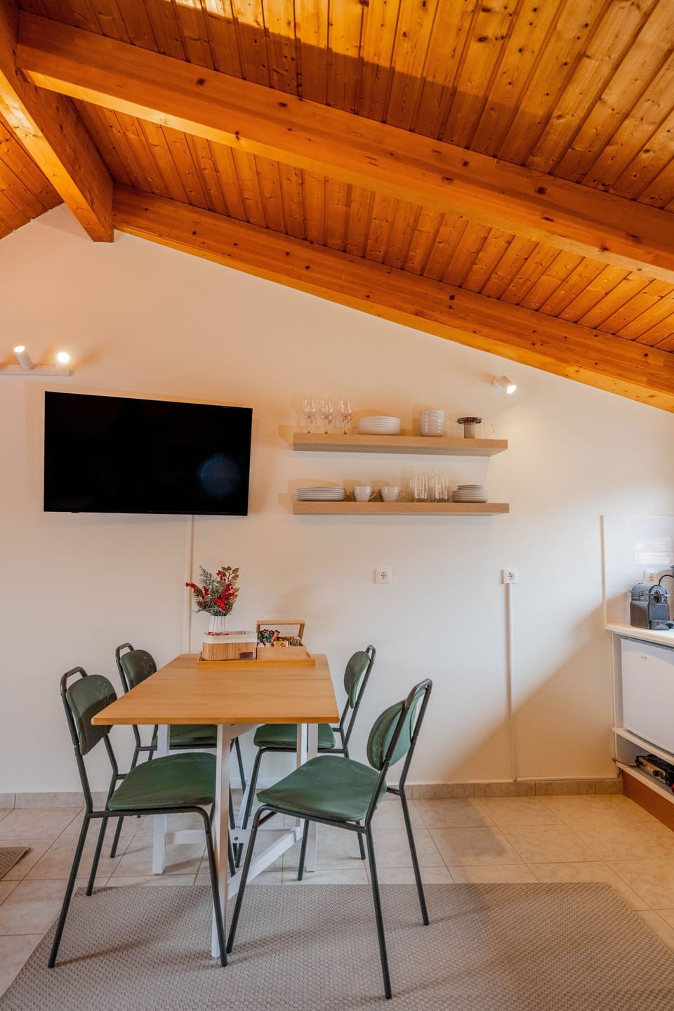 House, Smoking | 1 bedroom, desk, soundproofing
