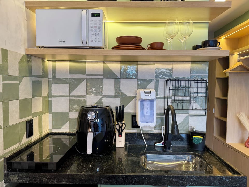 Comfort Studio, City View | Private kitchen