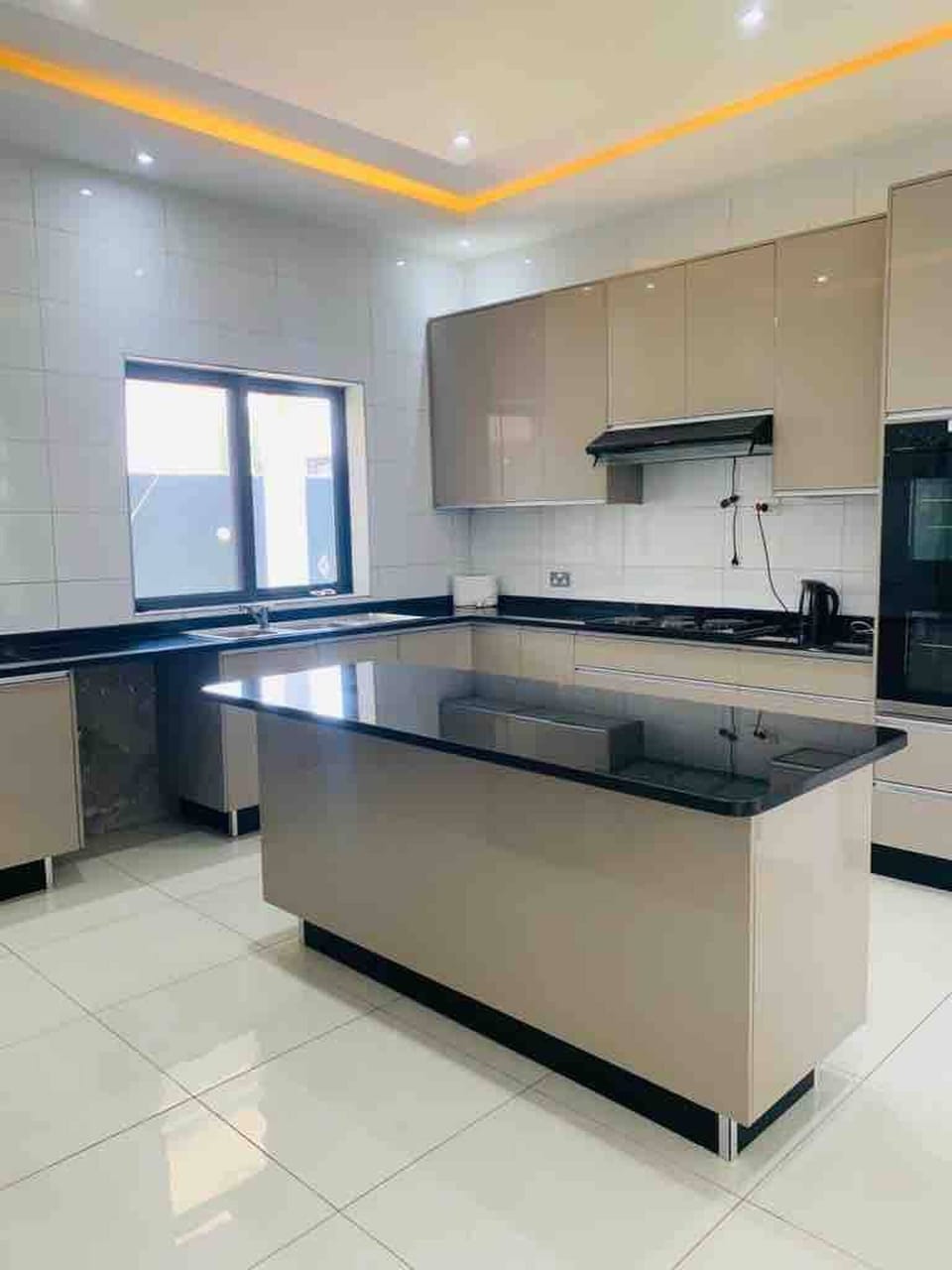 House, 4 Bedrooms, Accessible, Smoking | Interior