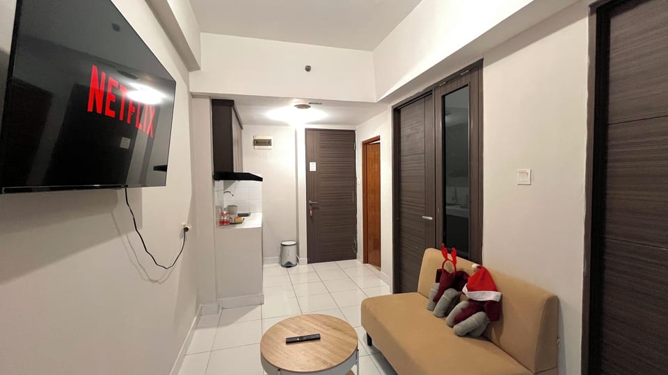 Executive Apartment | Desk, free WiFi, bed sheets