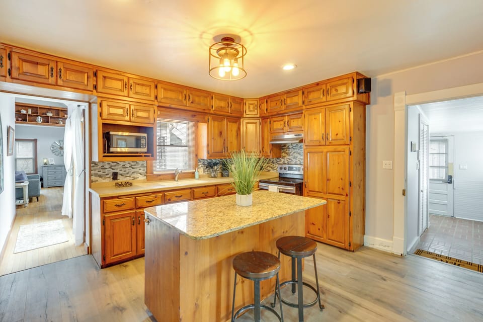 House (2 Bedrooms) | Interior