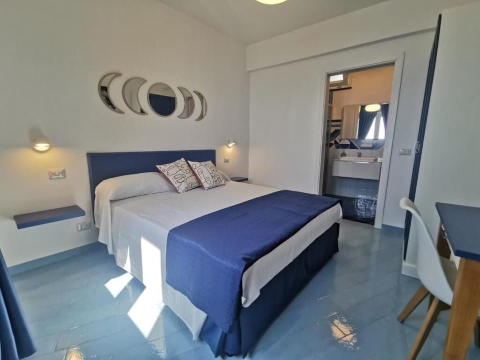 Triple Room, 1 Queen Bed, Private Bathroom, Sea View | Desk, free WiFi
