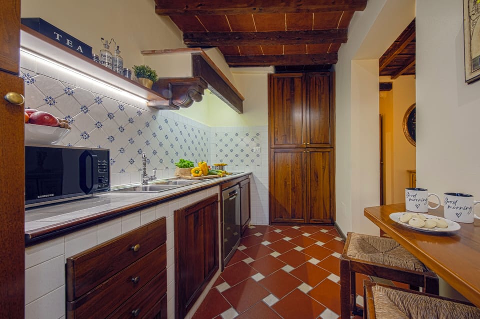 Apartment (2 Bedrooms) | Private kitchenette | Microwave, oven, espresso maker, electric kettle