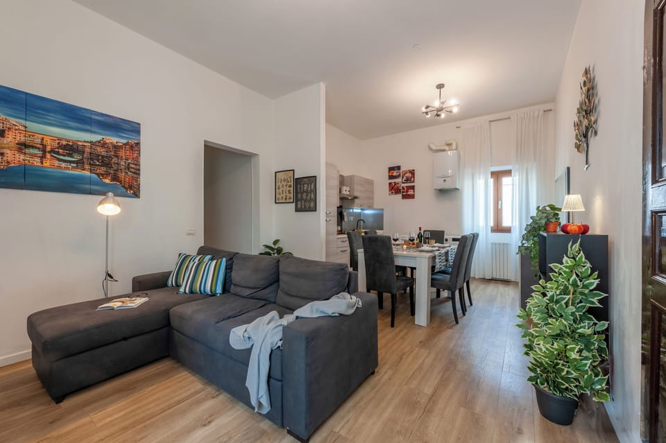 Apartment (3 Bedrooms) | Front of property