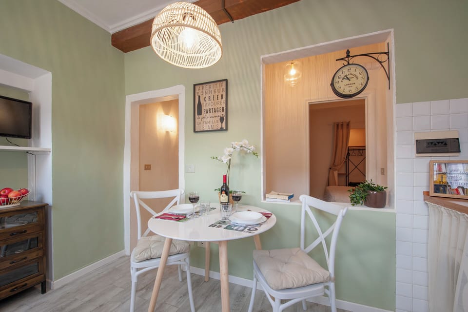 Apartment (1 Bedroom) | Private kitchen | Espresso maker, microwave, electric kettle