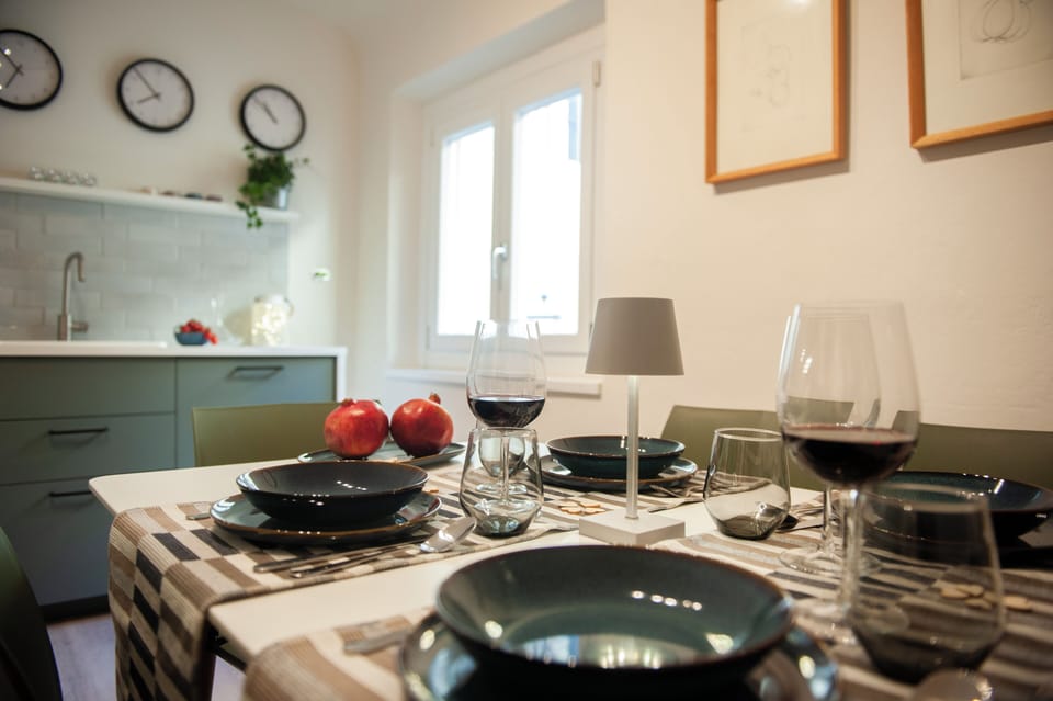 Apartment (3 Bedrooms) | Private kitchen | Espresso maker, microwave, oven, electric kettle