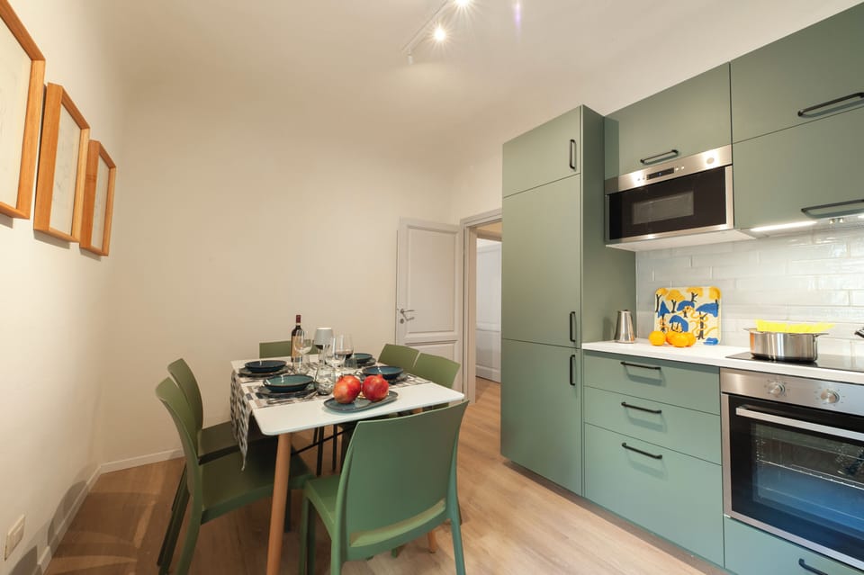 Apartment (3 Bedrooms) | Private kitchen | Microwave, oven, espresso maker, electric kettle