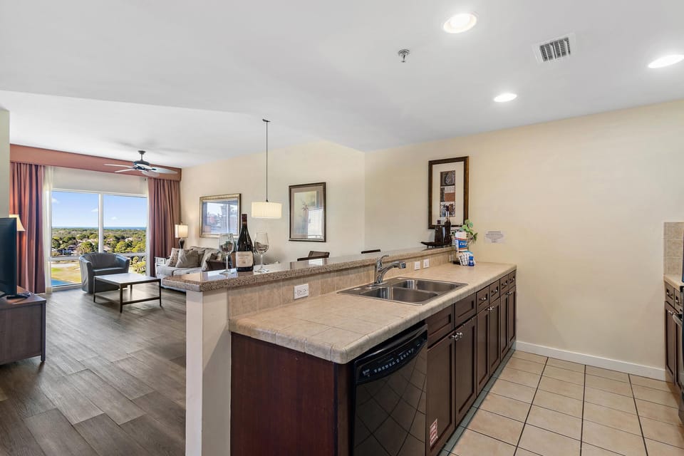 Condo, 1 King Bed with Sofa bed (Luau II 6930) | Private kitchen