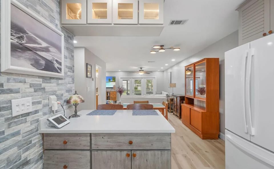 House, Multiple Beds (Misty Cove 206- Misty Cove Escape) | Interior