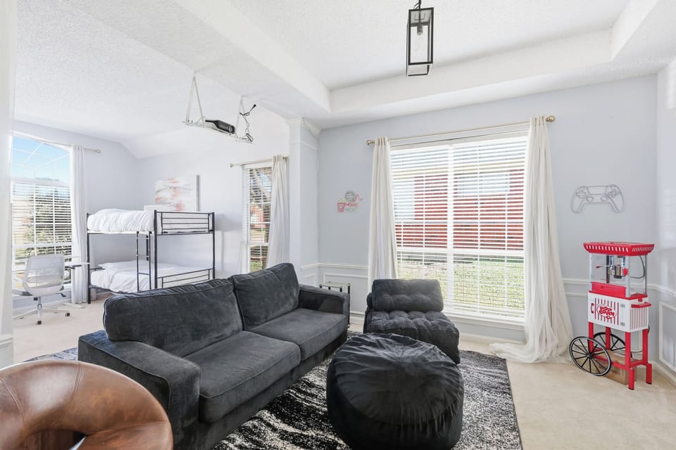 House, Pets Allowed | Living area