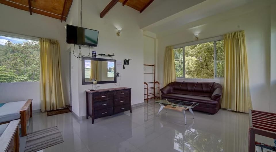 Deluxe Studio Suite, Balcony, Mountain View | Living area | 30-inch plasma TV with satellite channels
