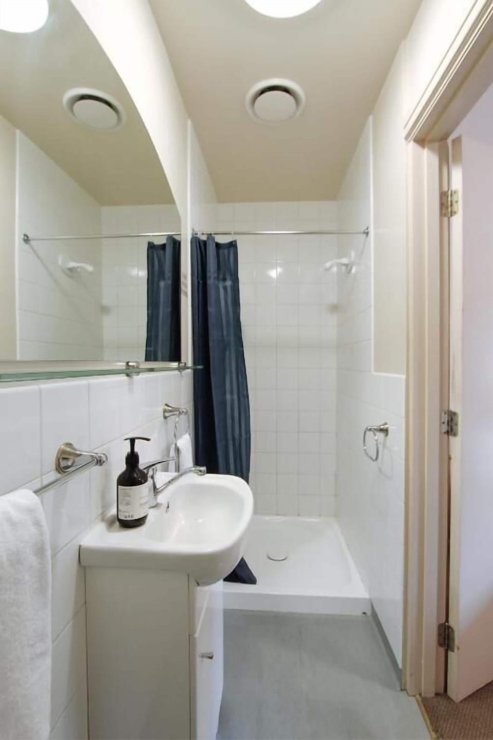 Comfort Double Room, Balcony, City View | Bathroom | Shower, hair dryer, towels, soap