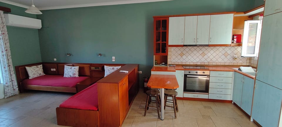 Superior Studio | Soundproofing, iron/ironing board, free WiFi, bed sheets