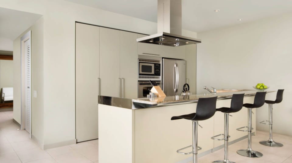 Standard Room, 3 Bedrooms, Oceanfront | Private kitchen | Coffee/tea maker, fridge, microwave, dishwasher