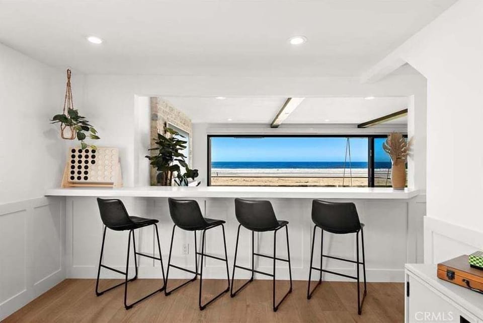 House, Multiple Beds, Hot Tub, Ocean View | Interior