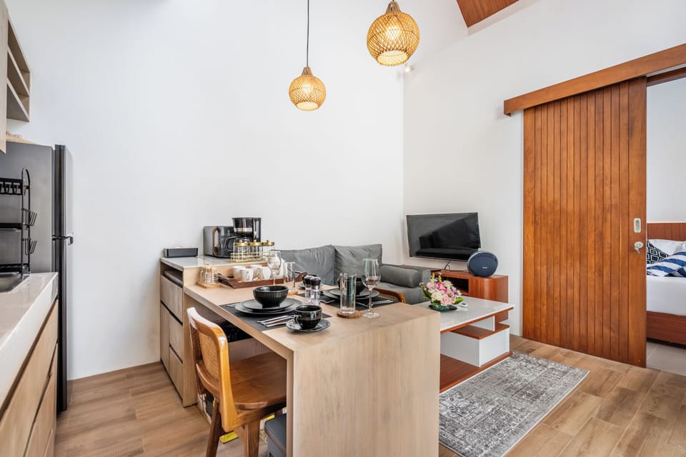 Villa, 2 Bedrooms, Private Pool, Pool View | In-room dining