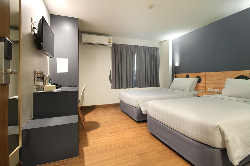 Standard Twin Room With Windows | In-room safe, desk, free WiFi, bed sheets