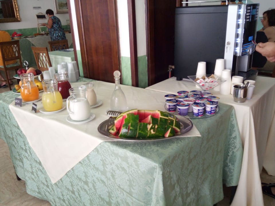 Daily local cuisine breakfast for a fee