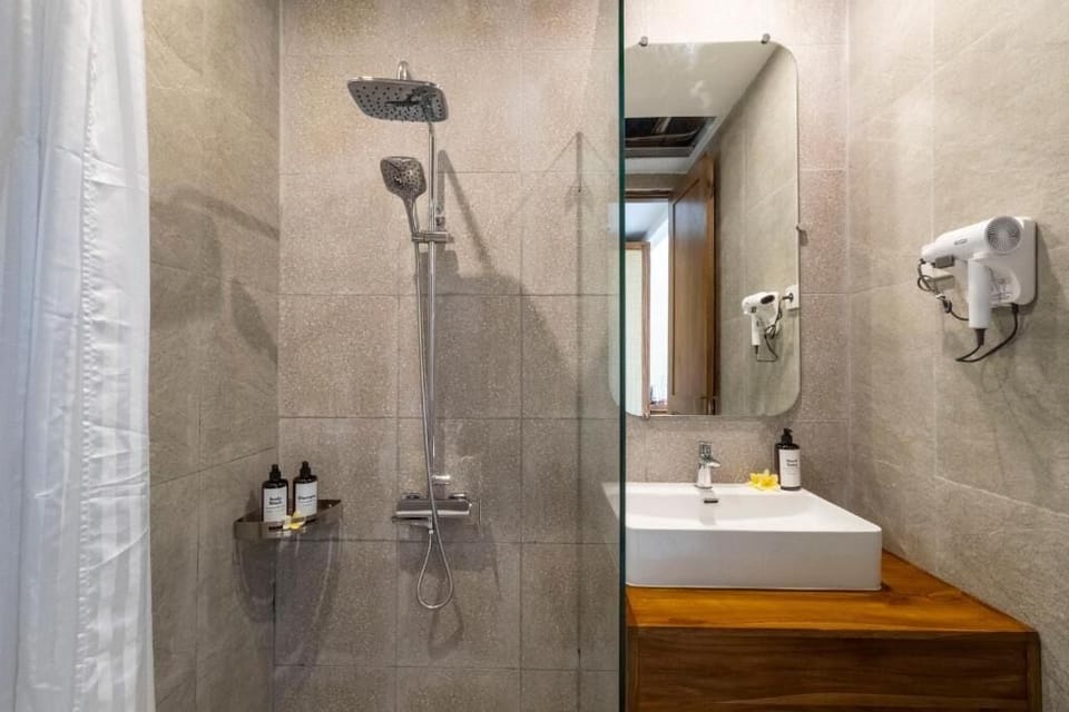 Double Room, Pool View | Bathroom | Slippers