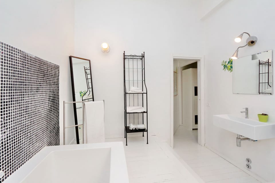 Quadruple Room | Bathroom | Free toiletries, towels