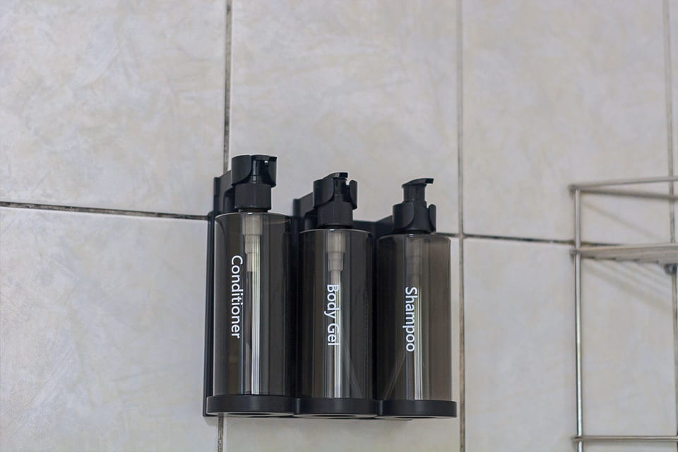 Classic Double Room, Garden View | Bathroom amenities | Separate tub and shower, free toiletries, hair dryer, towels