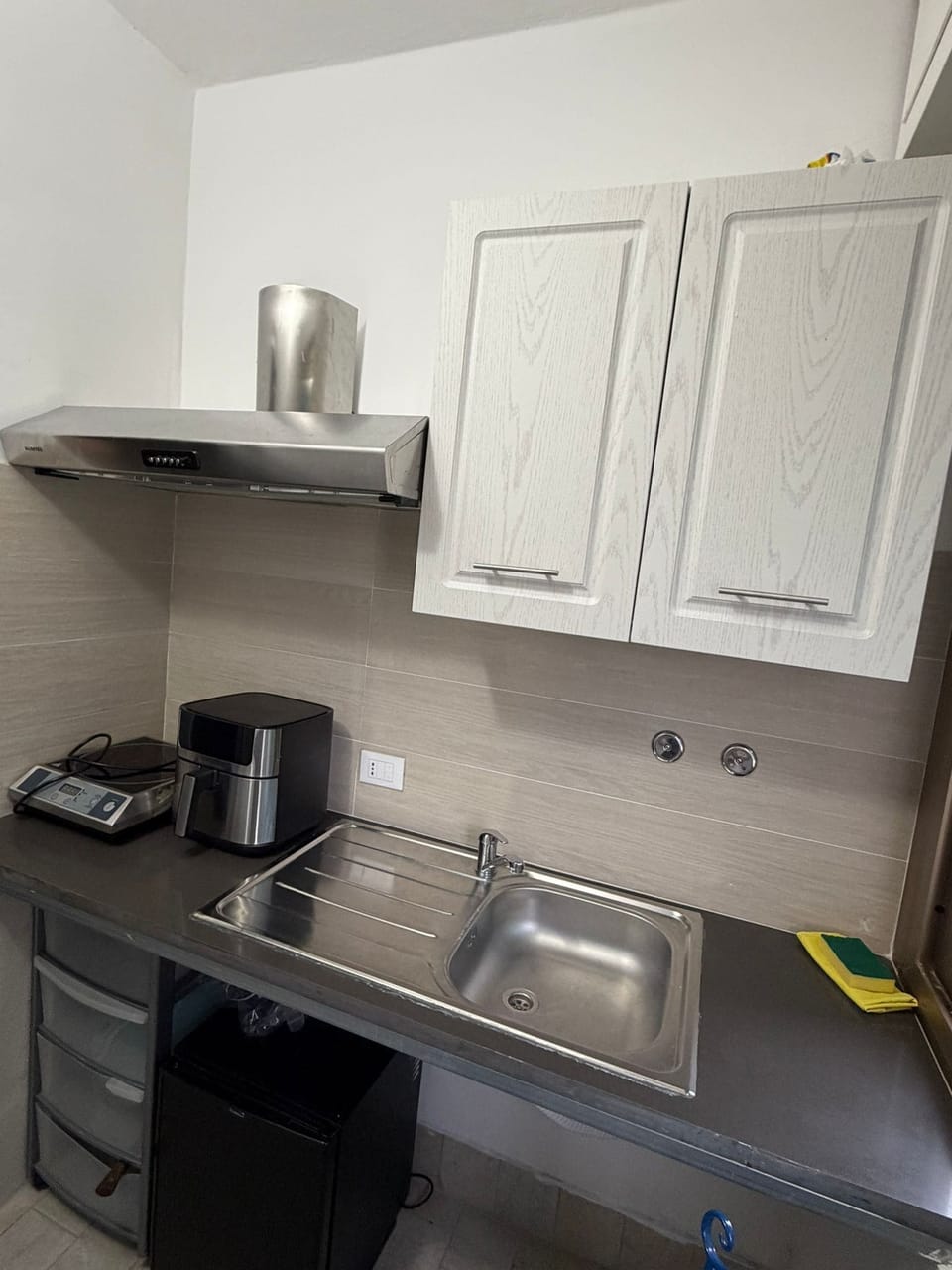 Classic Triple Room, 1 Queen Bed with Sofa bed, Air conditioning, Garden View | Private kitchen | Espresso maker, electric kettle