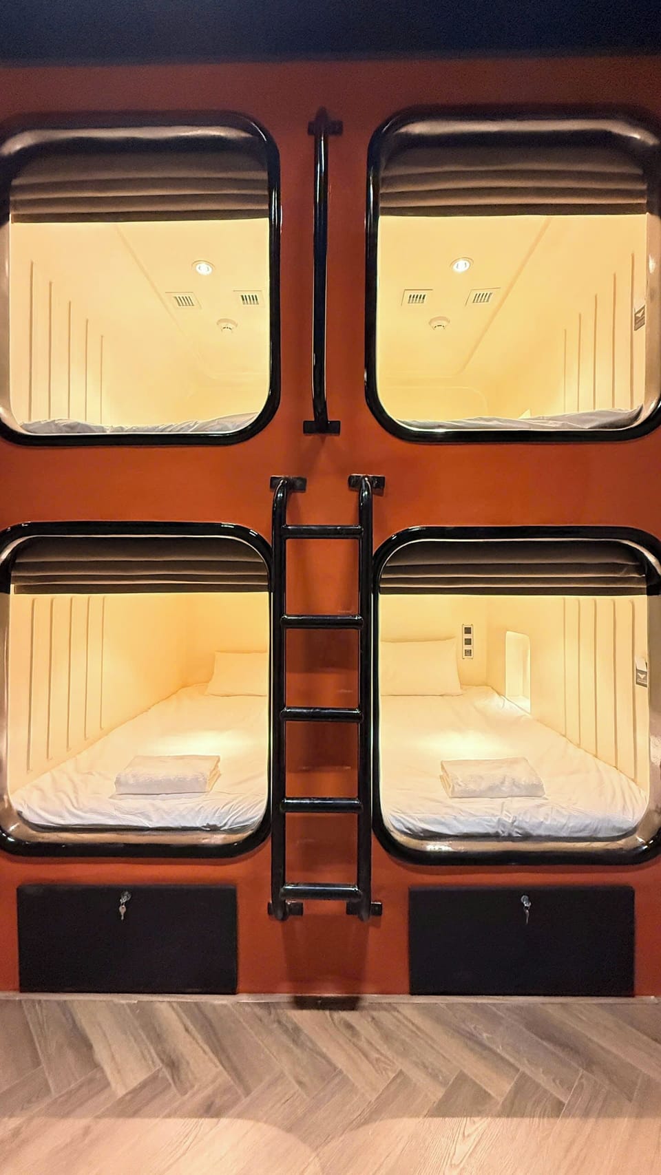 Standard Cabin, City View | Free WiFi, bed sheets