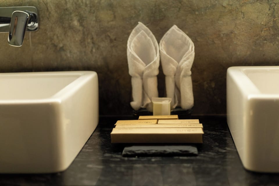 Superior Suite, Garden View | Bathroom | Shower, free toiletries, hair dryer, slippers