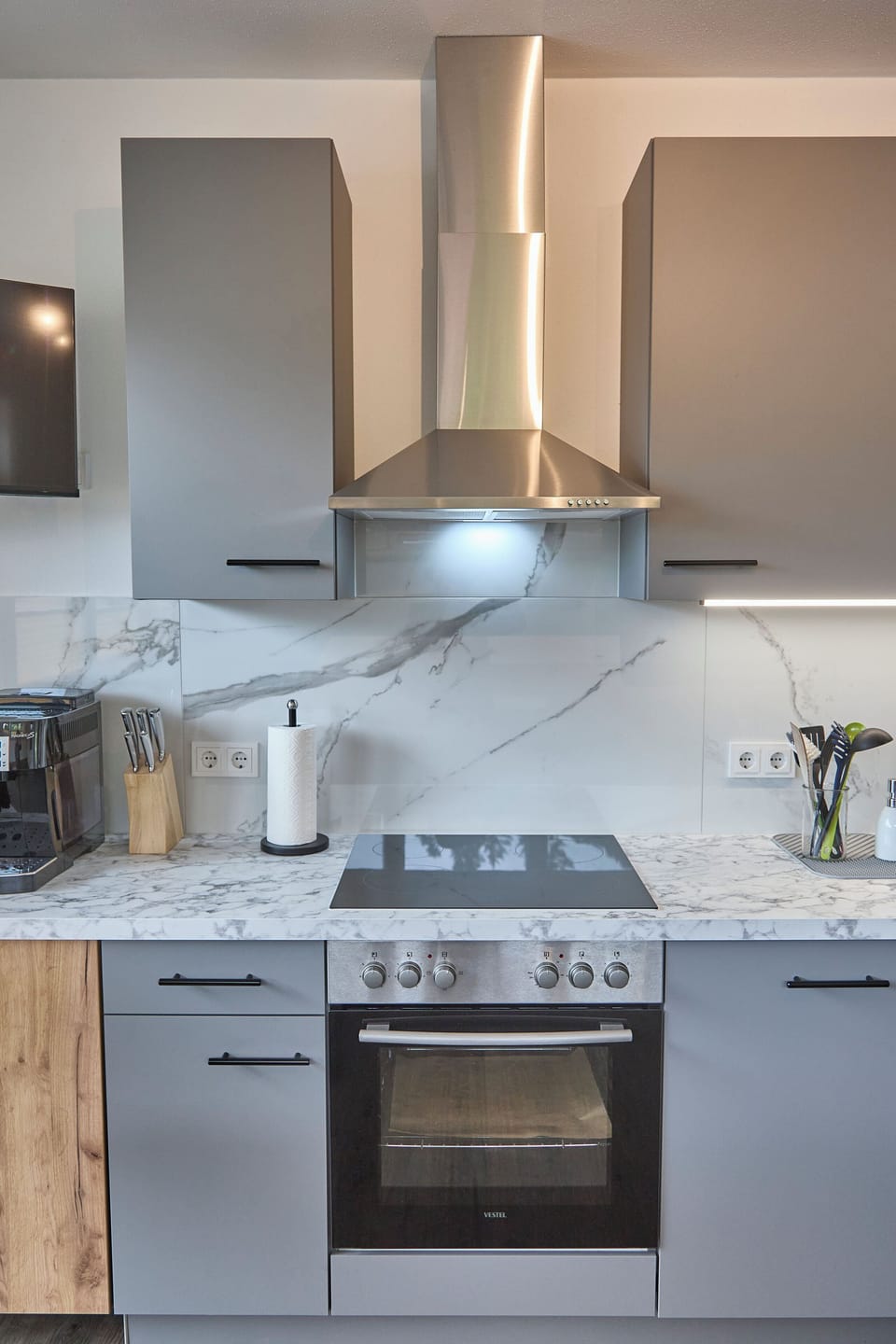 Comfort Apartment, 2 Bedrooms, Mountain View | Private kitchen | Coffee/tea maker, electric kettle