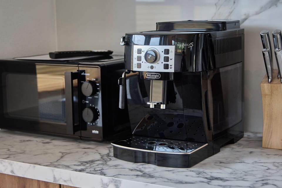 Comfort Apartment, 2 Bedrooms, Mountain View | Private kitchen | Coffee/tea maker, electric kettle