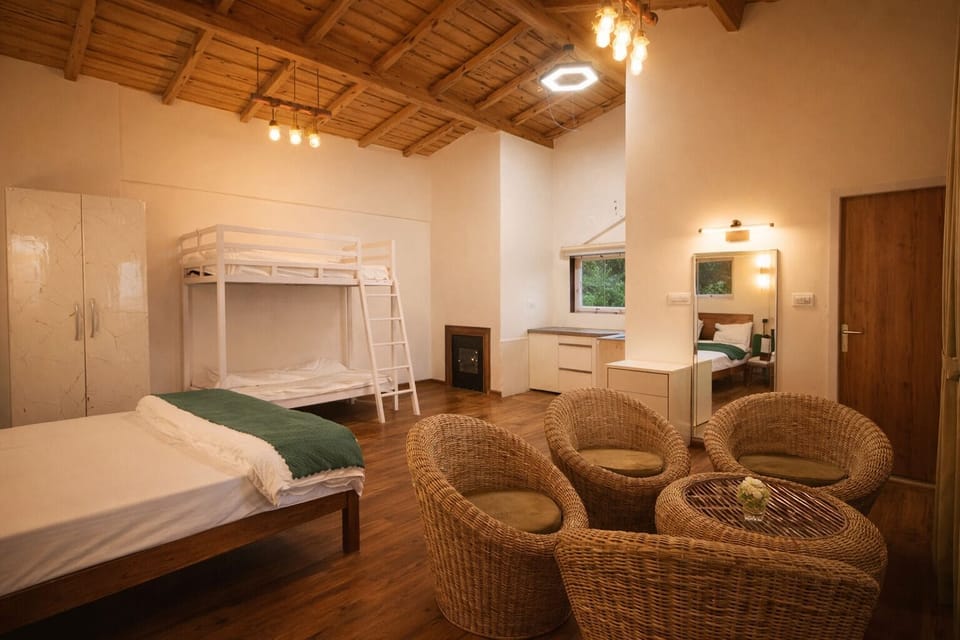 Grand Room | Desk, WiFi (free)