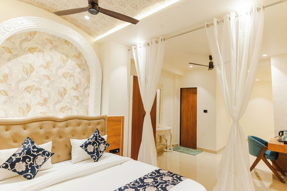 Premium Room | Minibar, desk, iron/ironing board, free WiFi