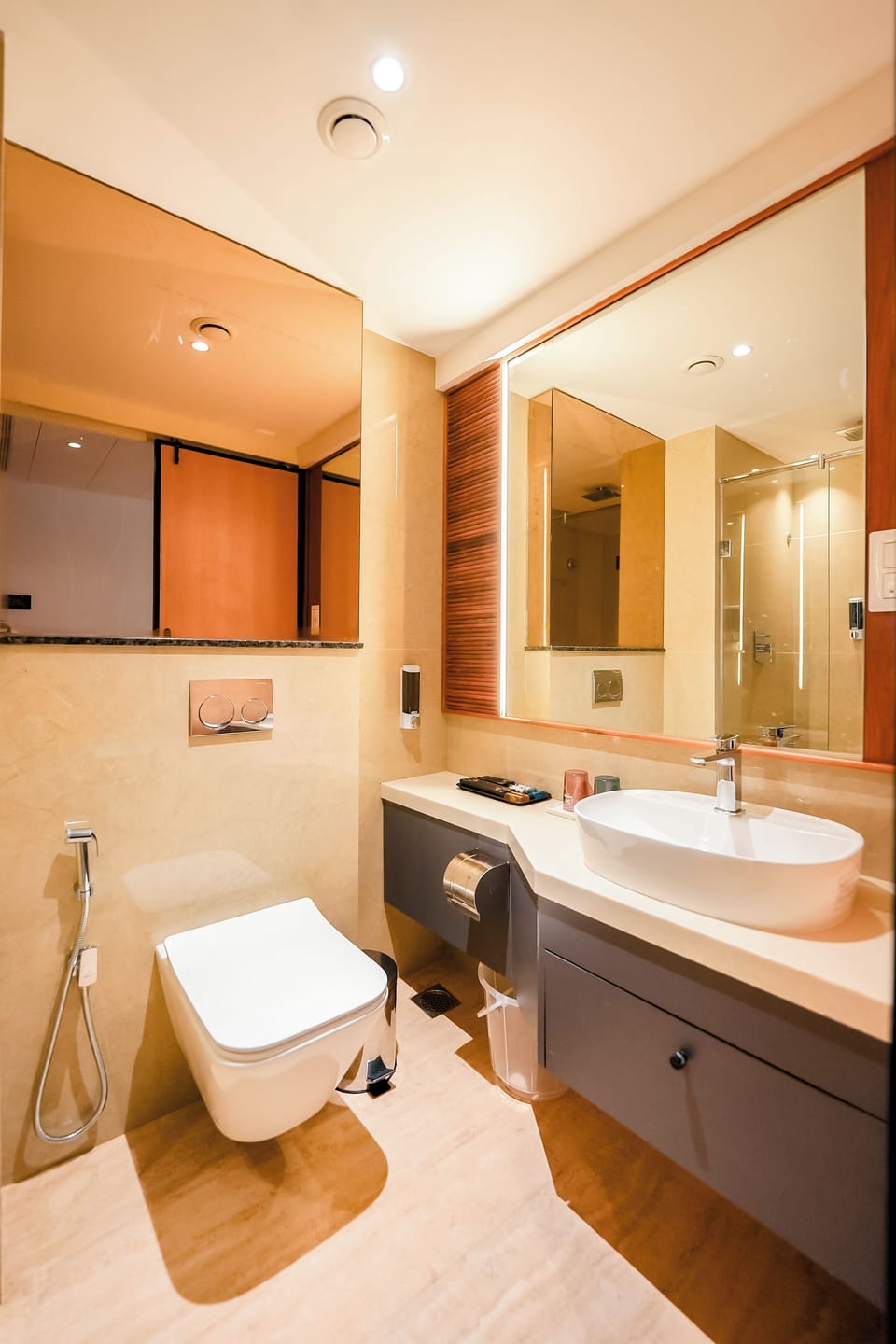 Deluxe Double Room, City View | Bathroom | Shower, free toiletries, slippers, towels